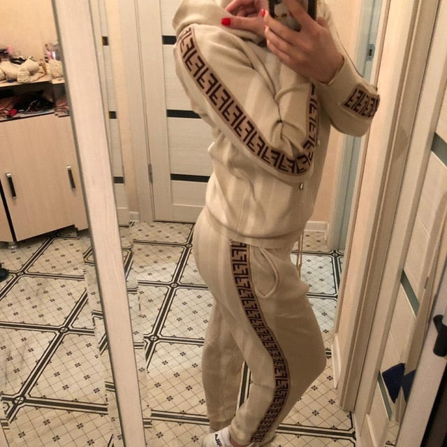 Women's Sets Autumn Hooded Sweatshirt and Pants Set Pullover Two Piece Outfits for Women's Tracksuit Sp133